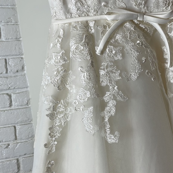 Ellis of London tea length wedding gown altered to size 4-6 - Picture 4 of 8